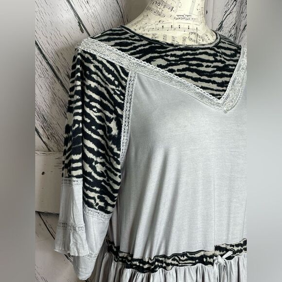 POL "The Trena" Gray Zebra Print Waist Tie Top S - Picture 2 of 9